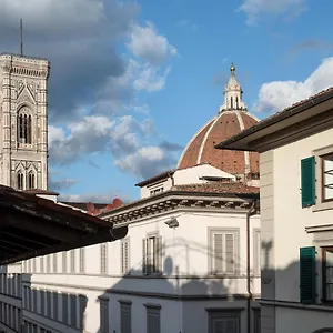 appartamento-corte-via-dei-calzaiuoli.it-tuscanyhotel.com/